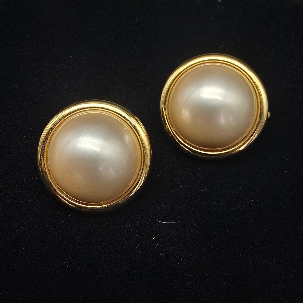 Marvella Faux Pearl Clip On Earrings Round Gold Tone Vintage Costume Jewelry